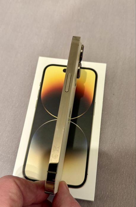 Sprzedam Iphone 14pro 256gb gold idealny