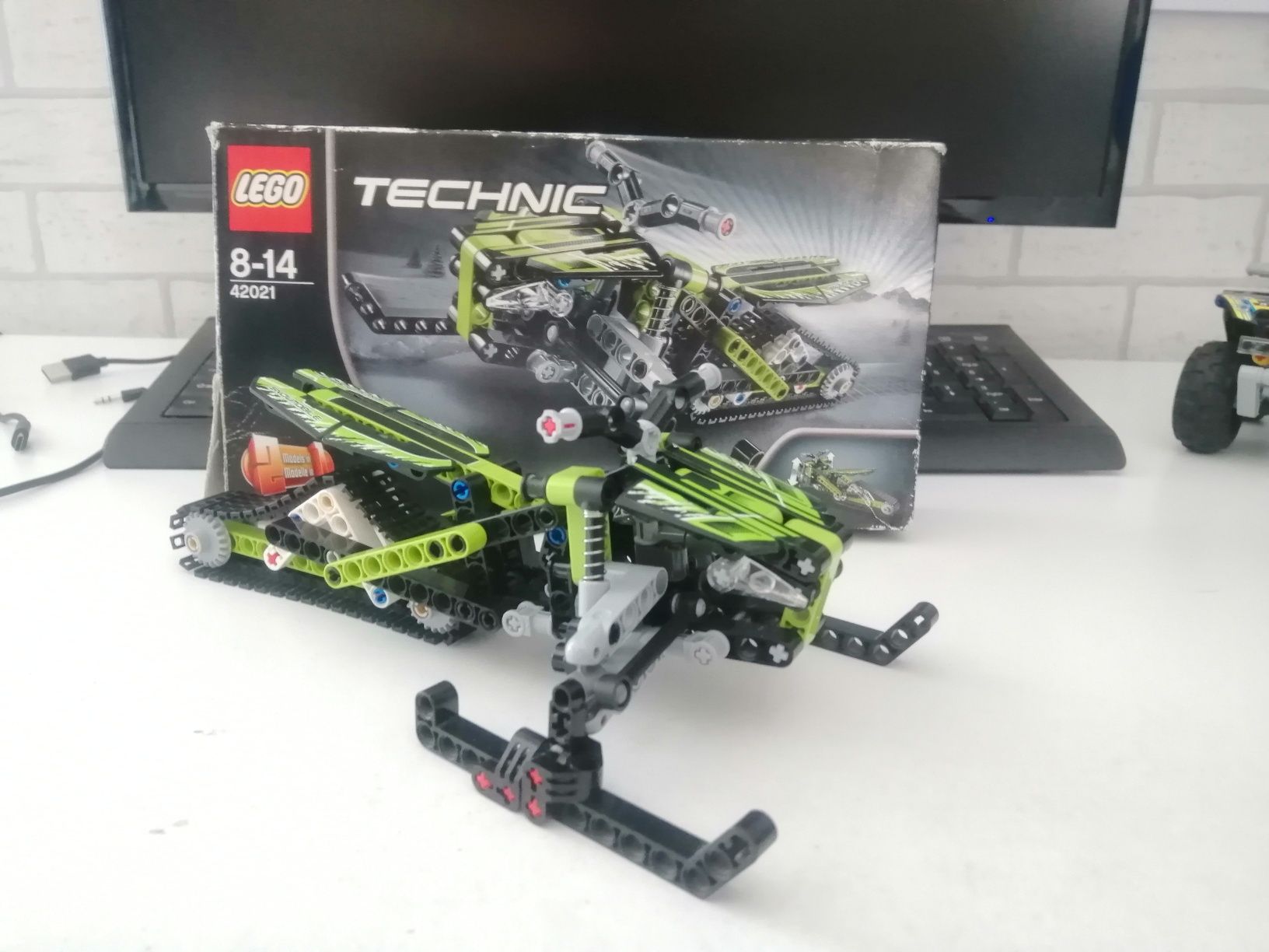 LEGO technic 42021
