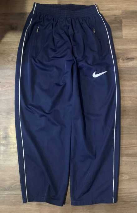 чорни штани Nike