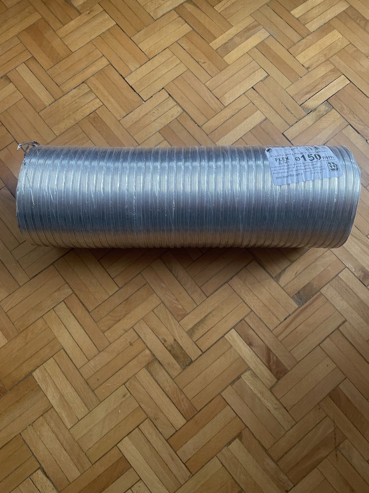 Elastyczny przewód  aluminiowy. Rura giętka do okapu.