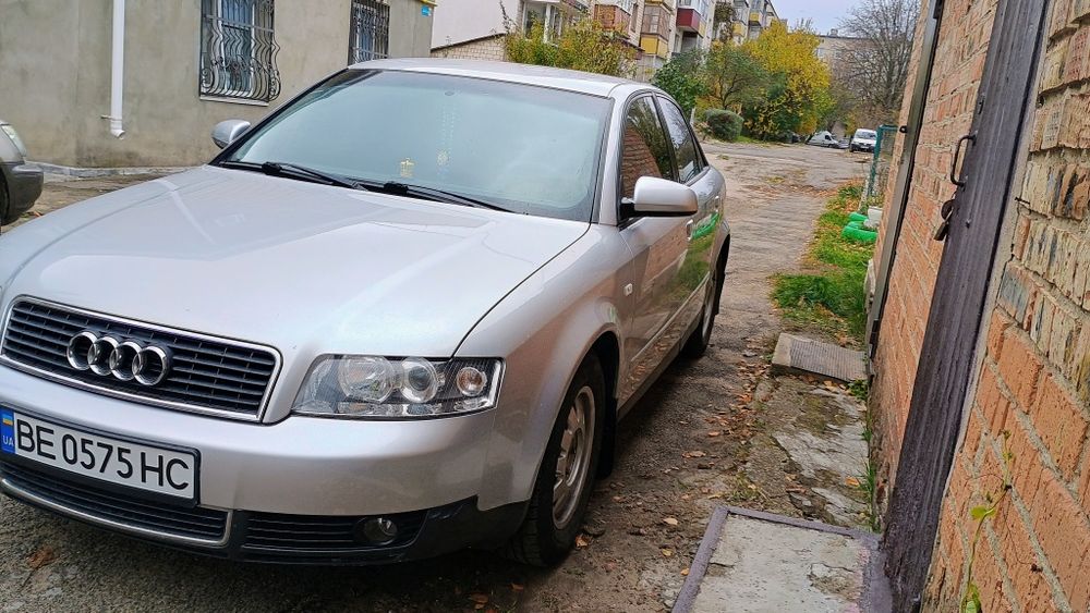 Продам Ауді А4 б6 1.6 бензин
