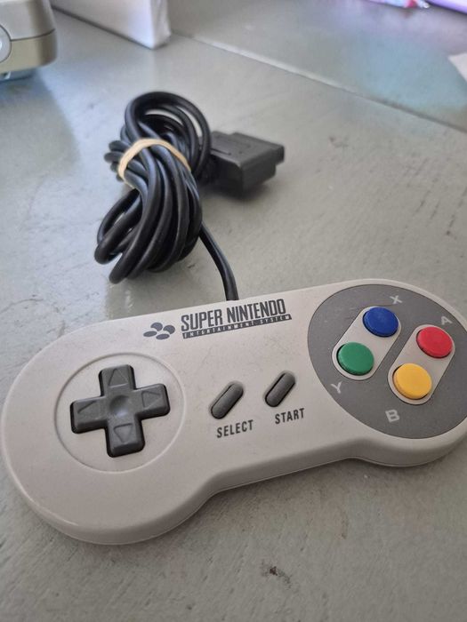 Super Nintendo SNES + 2 comandos