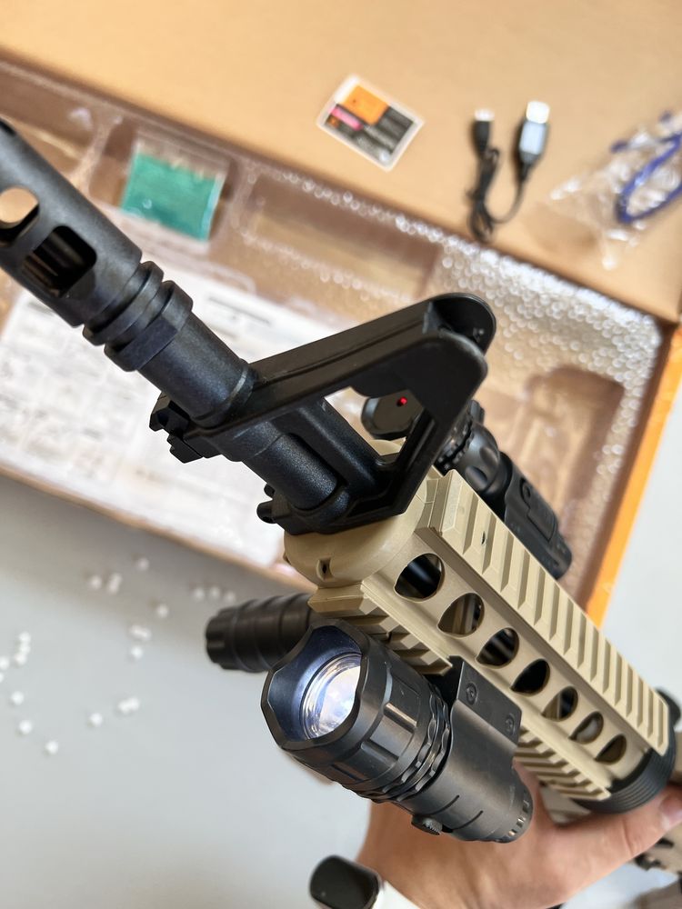 Автомат на орбізах M4 новий AR-15 каліматорний приціл бластер