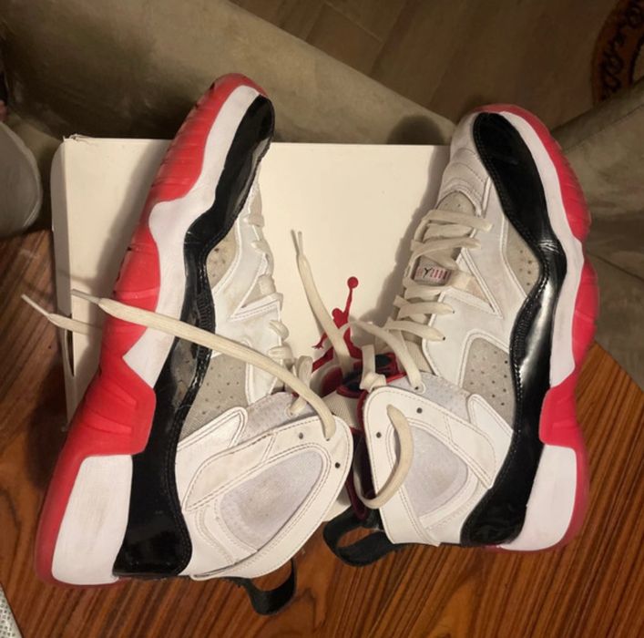 Sapatilhas Jordan Jumpman two trey brancas