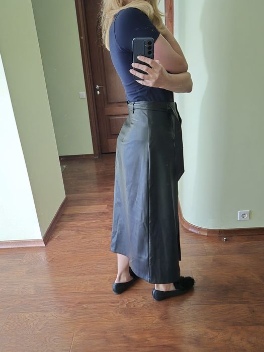 Спідниця екошкіра Reserved L