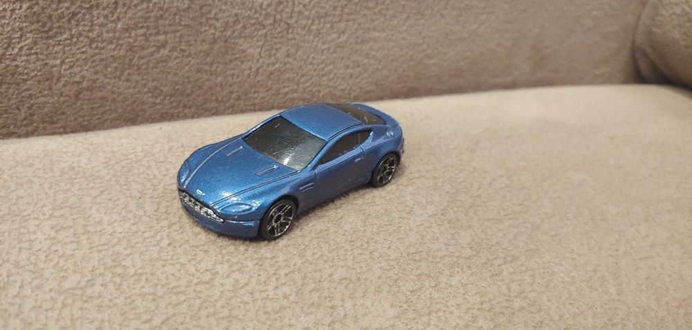 Hot wheels Aston Martin V8 Vantage