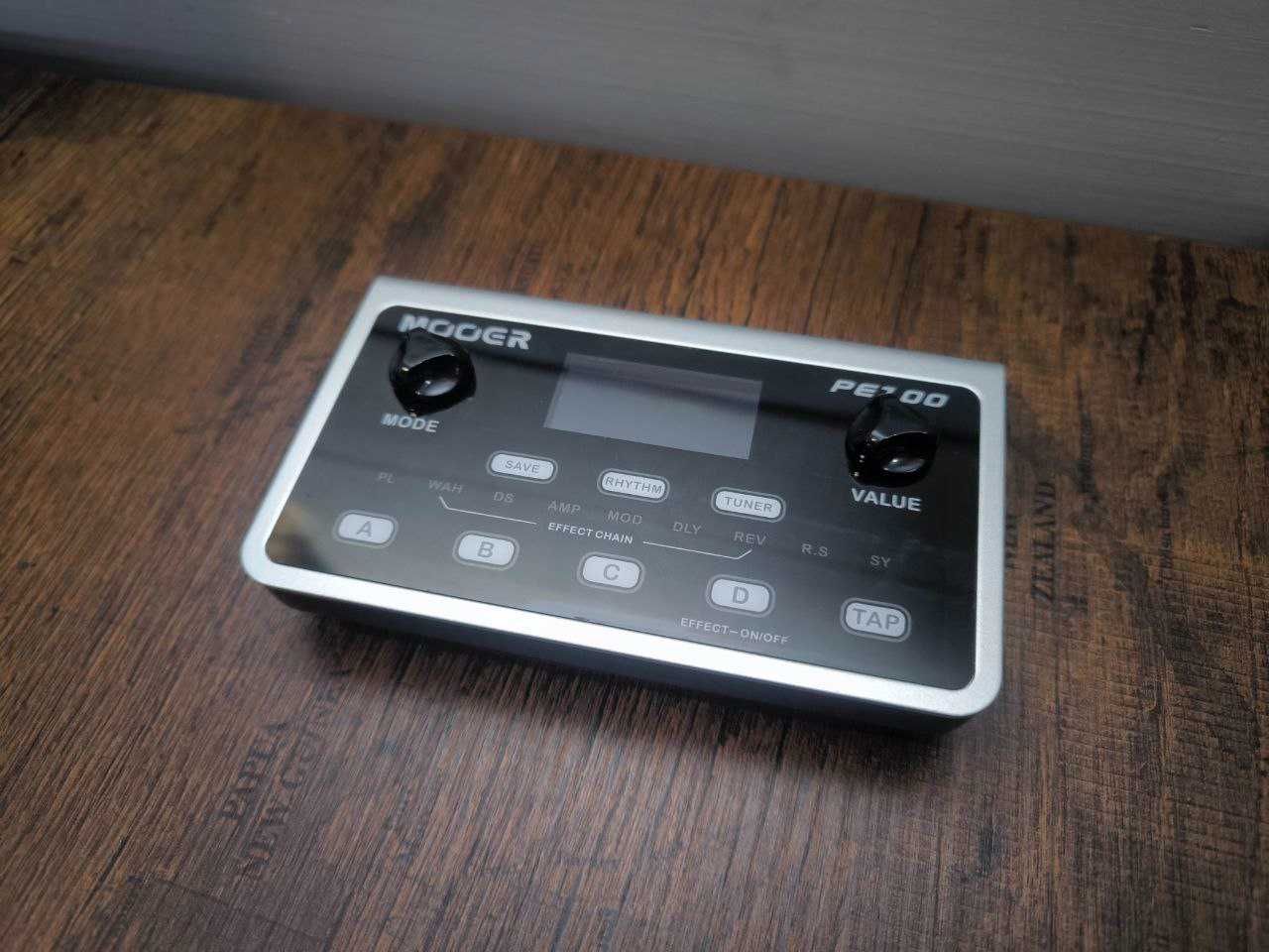 Гітарний процесор MOOER PE100