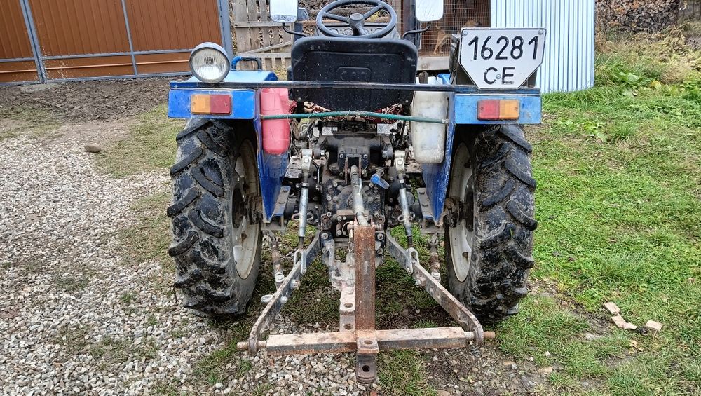 Трактор колісний