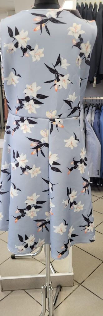 Sukienka bez rękawów WANT THAT TREND