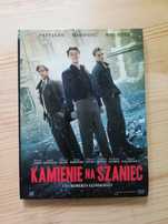 Kamienie na szaniec. Płyta DVD wraz z książką