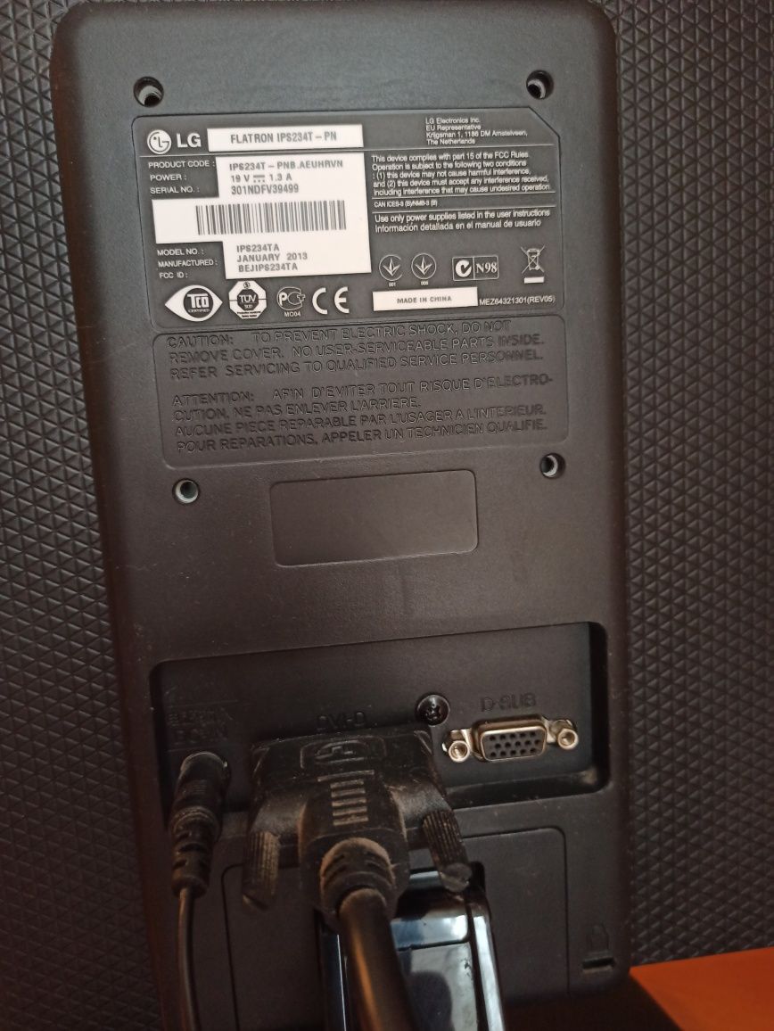 Монітор 23" LG Electronics IPS234T-PN