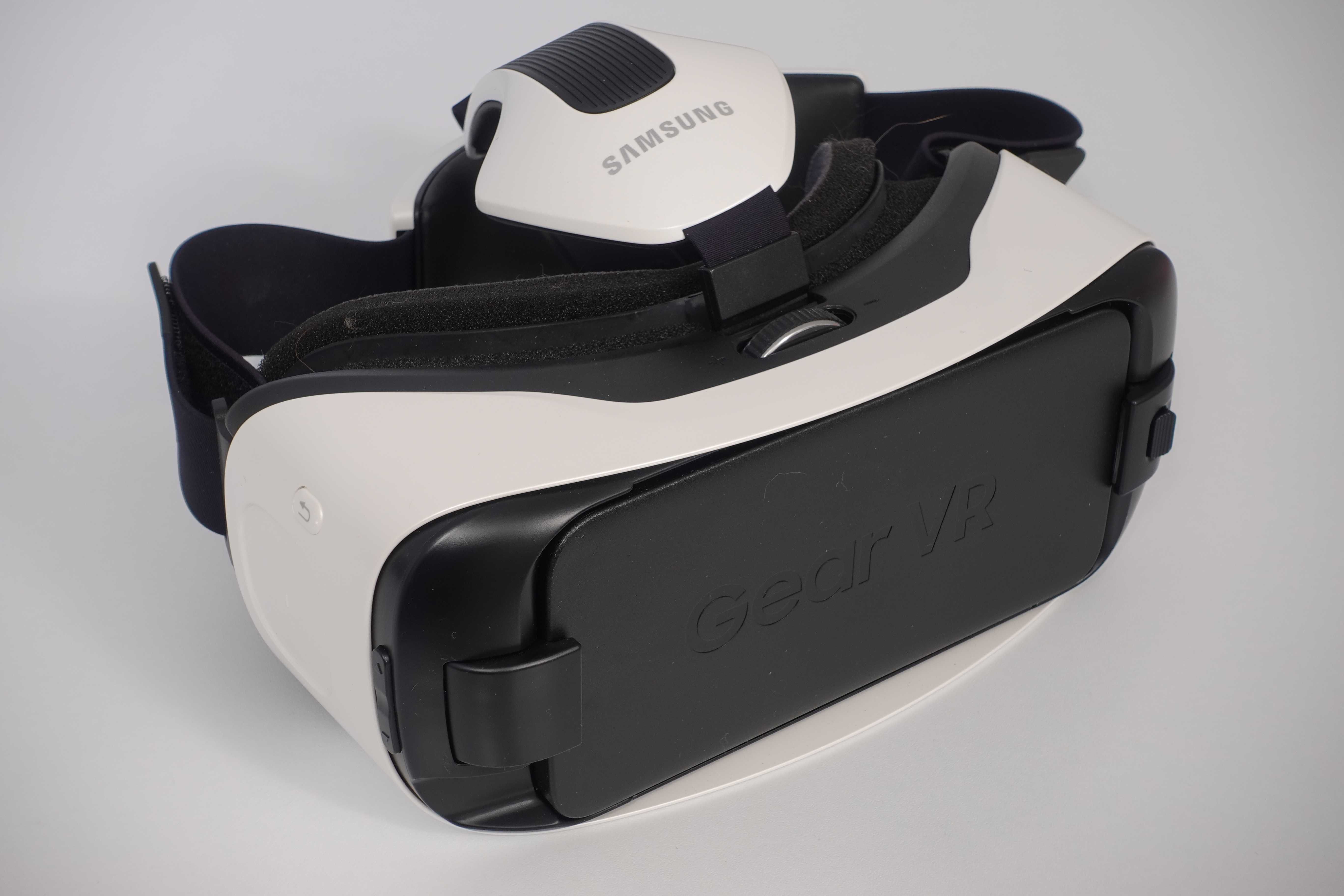 Samsung Galaxy S6 Edge + Samsung Gear VR + Samsung GamePad