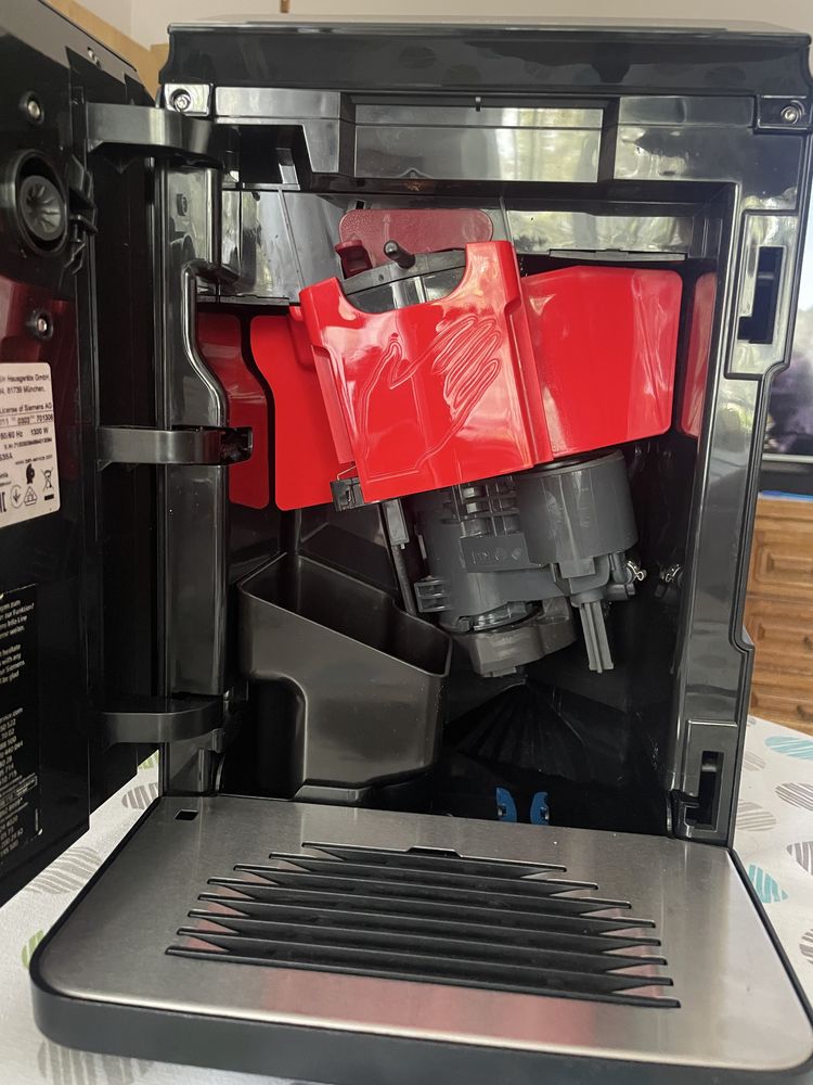 Ekspres Siemens EQ300 TF301E19