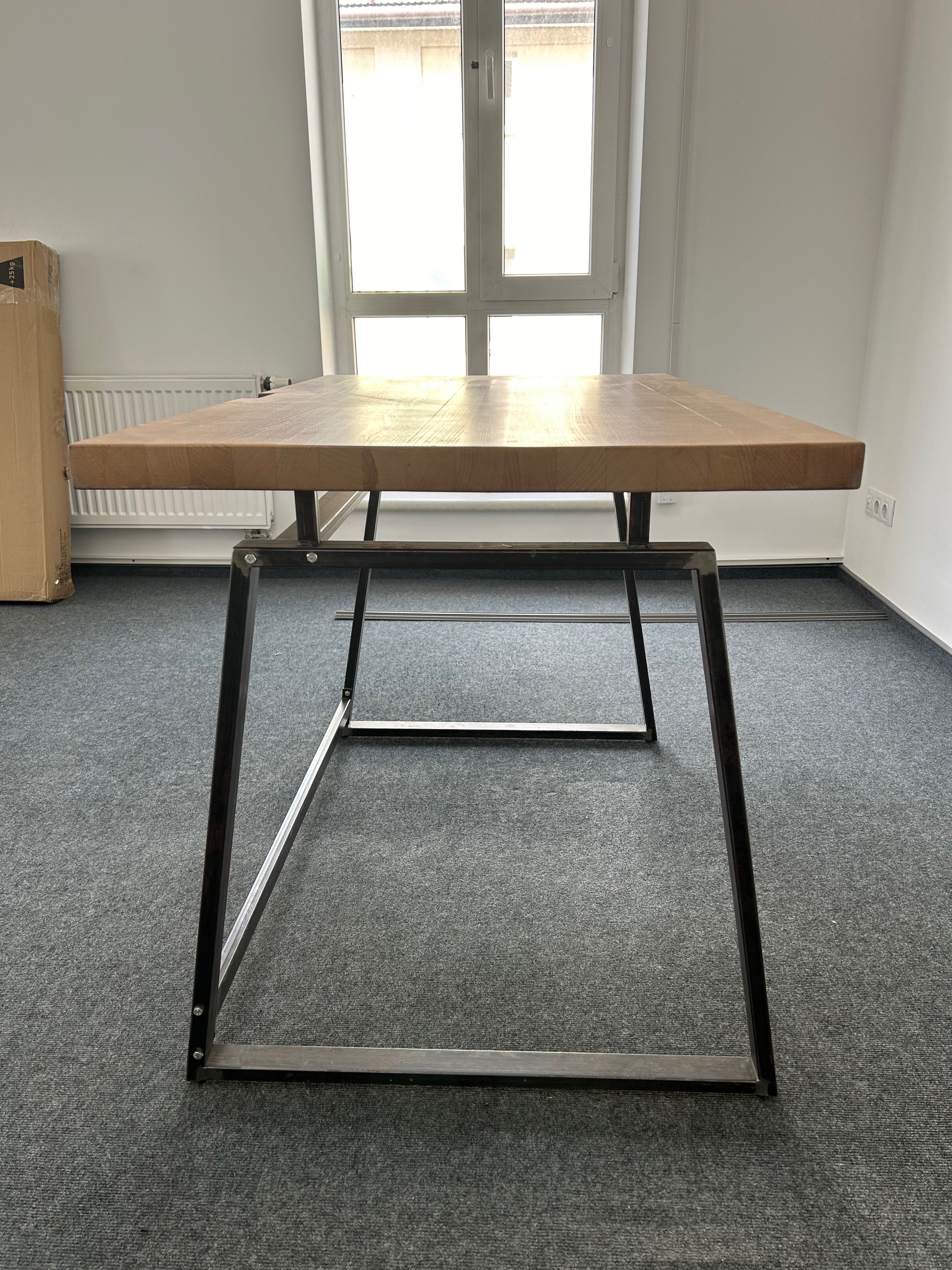 Стіл для роботи в стилі loft з дерева
