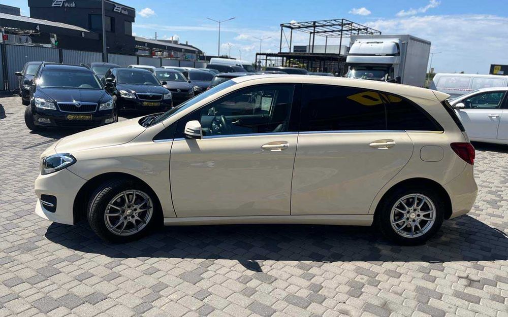 Mercedes-Benz B 180 2015