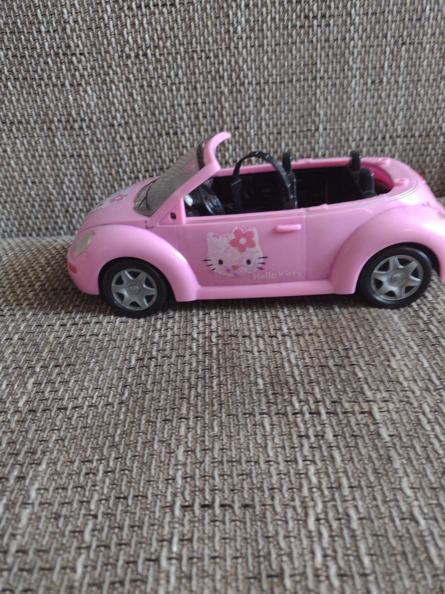 Samochód hello kitty Volkswagen