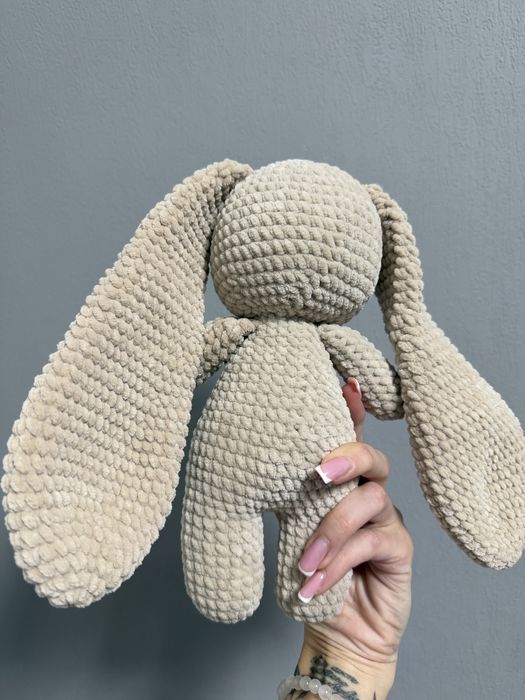 Вʼязаний зайчик