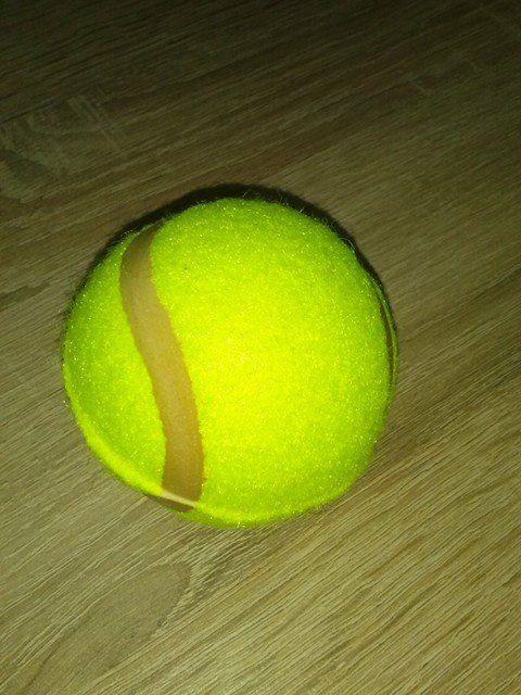piłka do tenisa