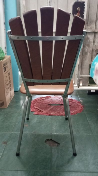 Cadeira simples.