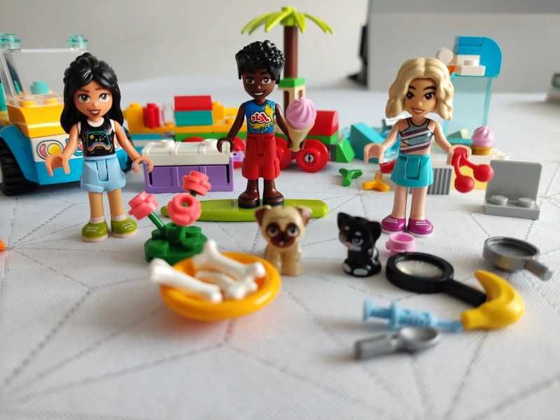 Zestaw klocków z serii lego friends, 3 figurki, 2 zwierzątka