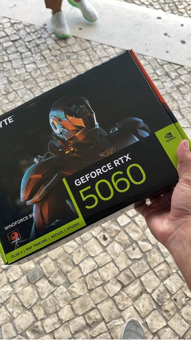 Vendo RTX 5060 8gb vram
