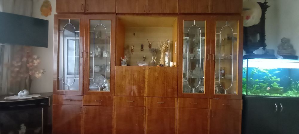 Продається стінка