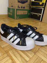 Adidas czarne na platformie 38,5