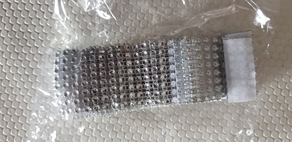 Tiras para prender guardanapos, com velcro.