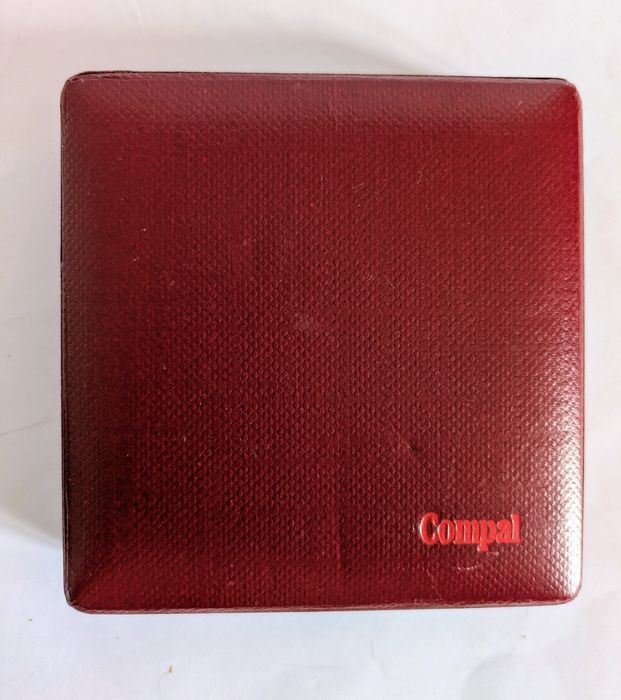 Peça simbólica aniversário dos sumos Compal