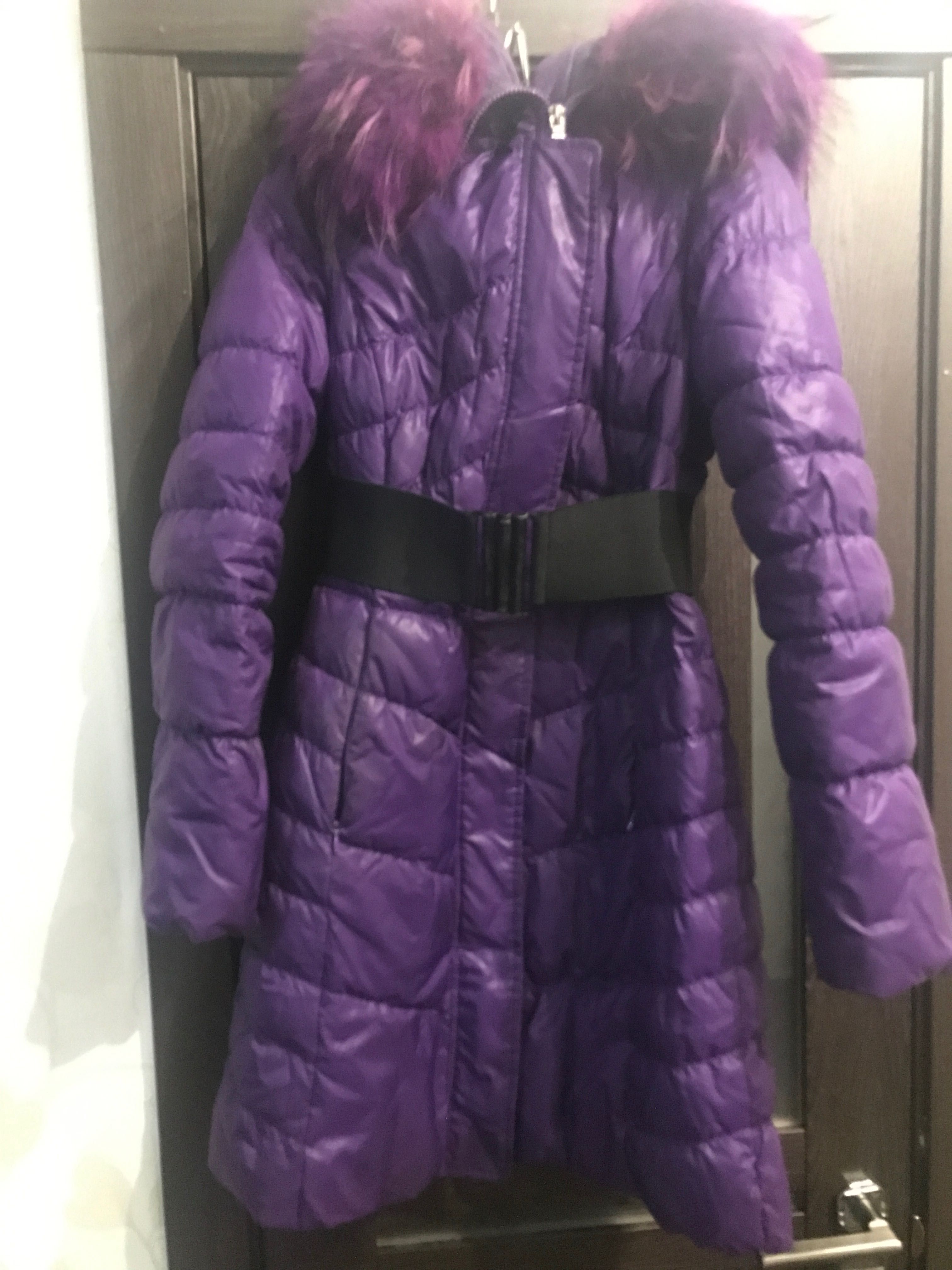 Пальто жіноче фіолетове.