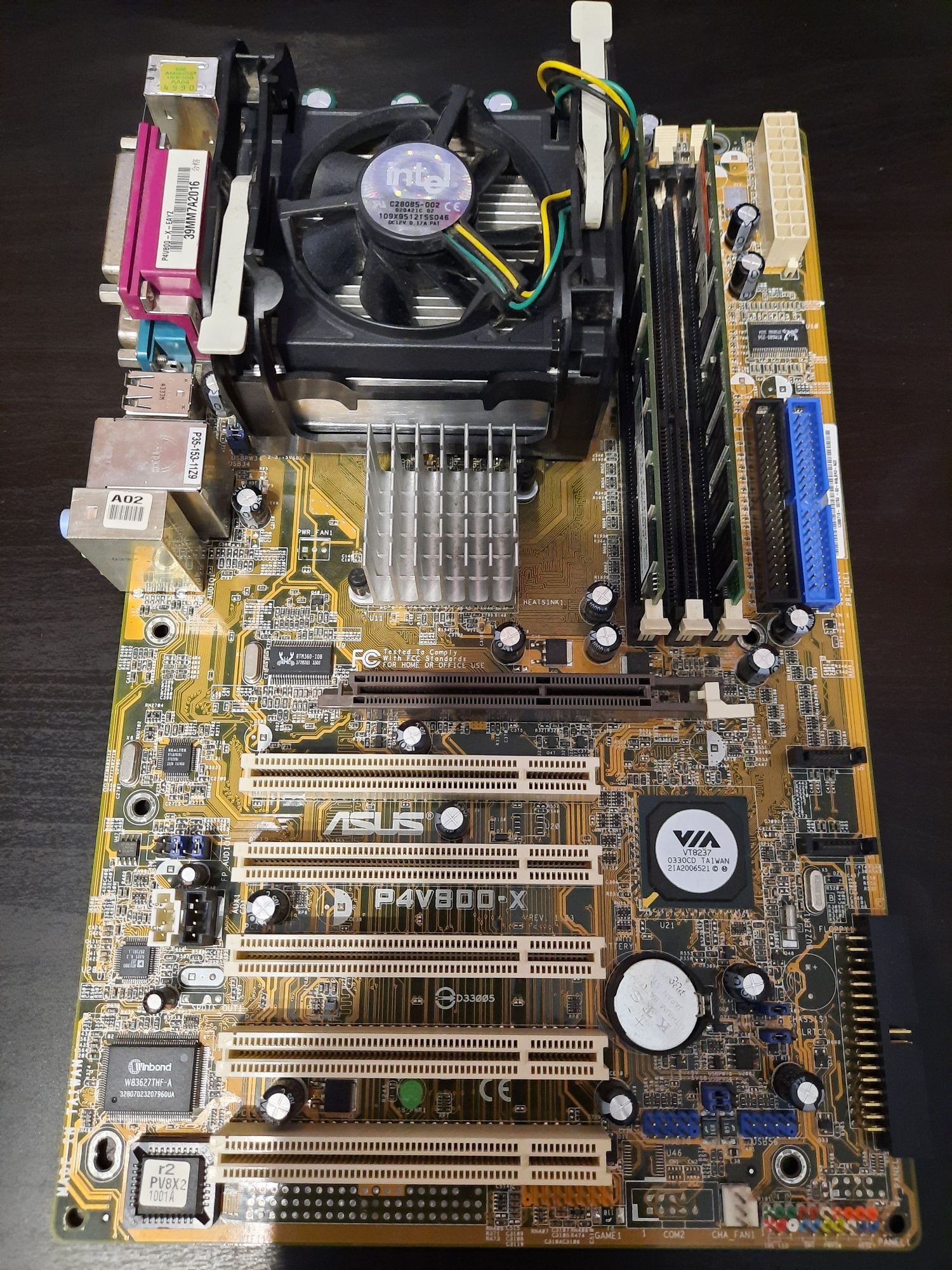 Робочий комп'ютер на базі Celeron SL6VY (S478)