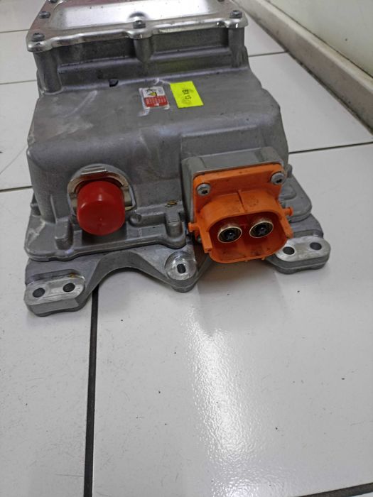 Izolator akumulatora baterii Porsche taycan 1