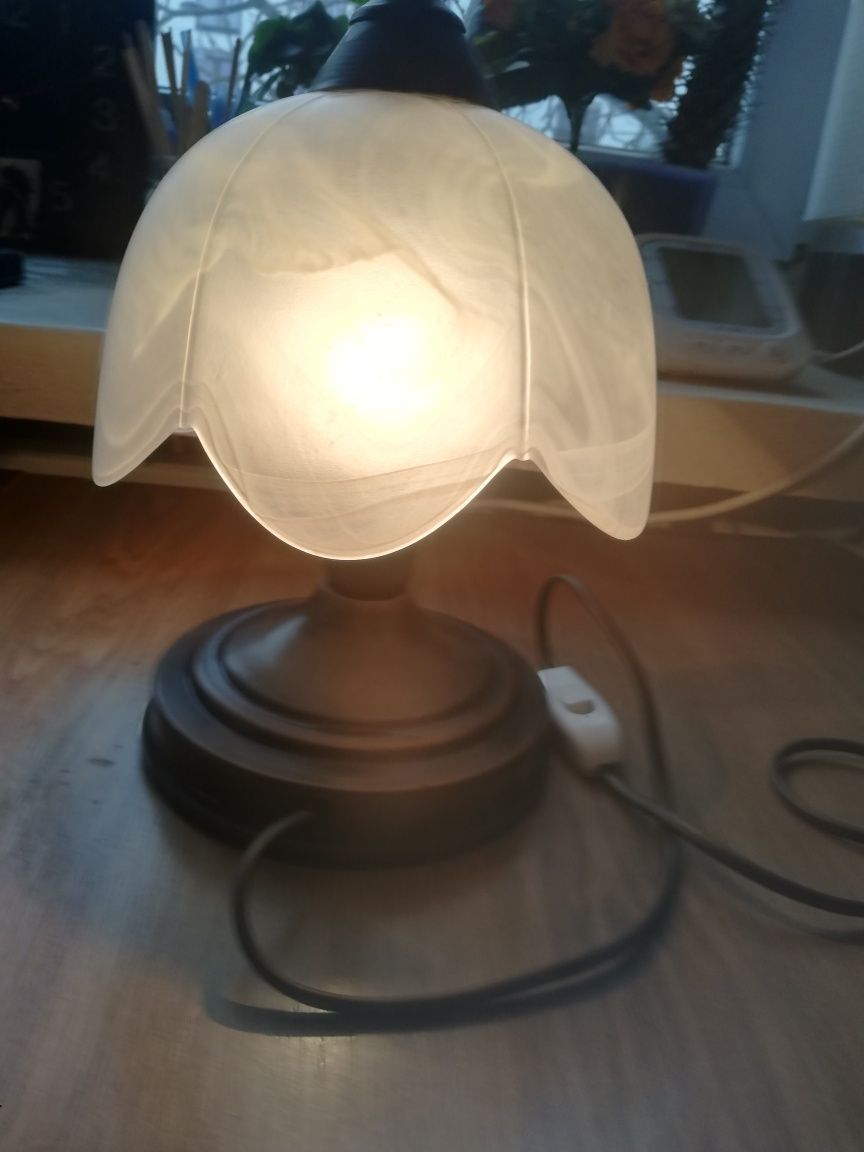 Lampka na biurko z lat PR-elu.