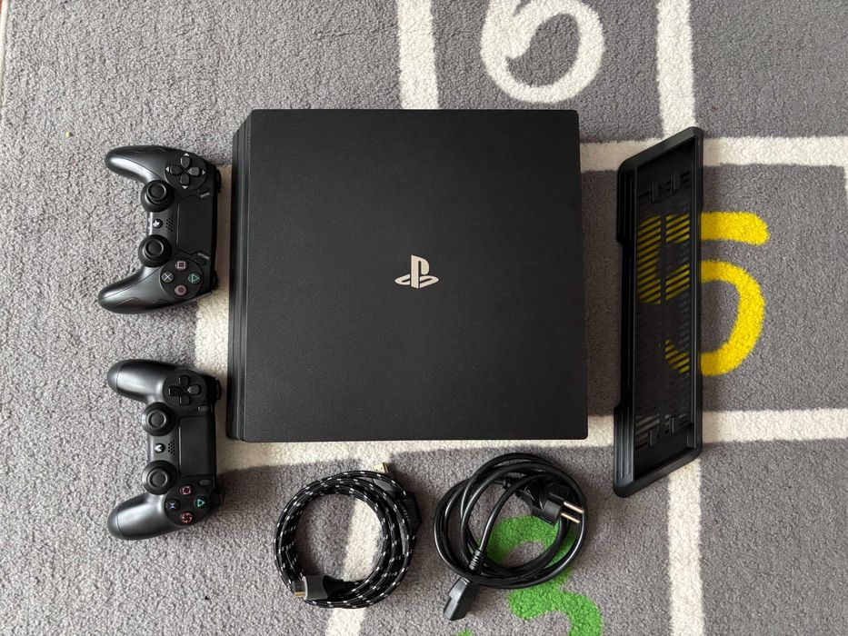 Konsola Sony Playstation 4 Pro SSD 1TB + 2 pady