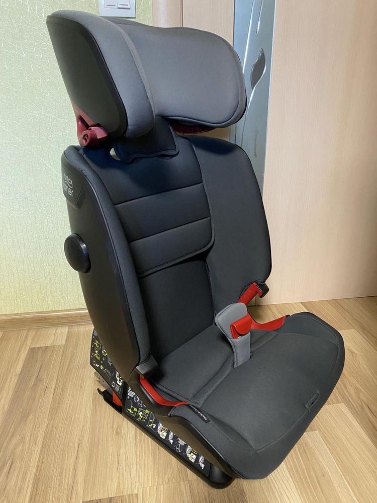 Автокресло BRITAX ROMER ADVANSAFIX IV R 9 мес.-12 лет