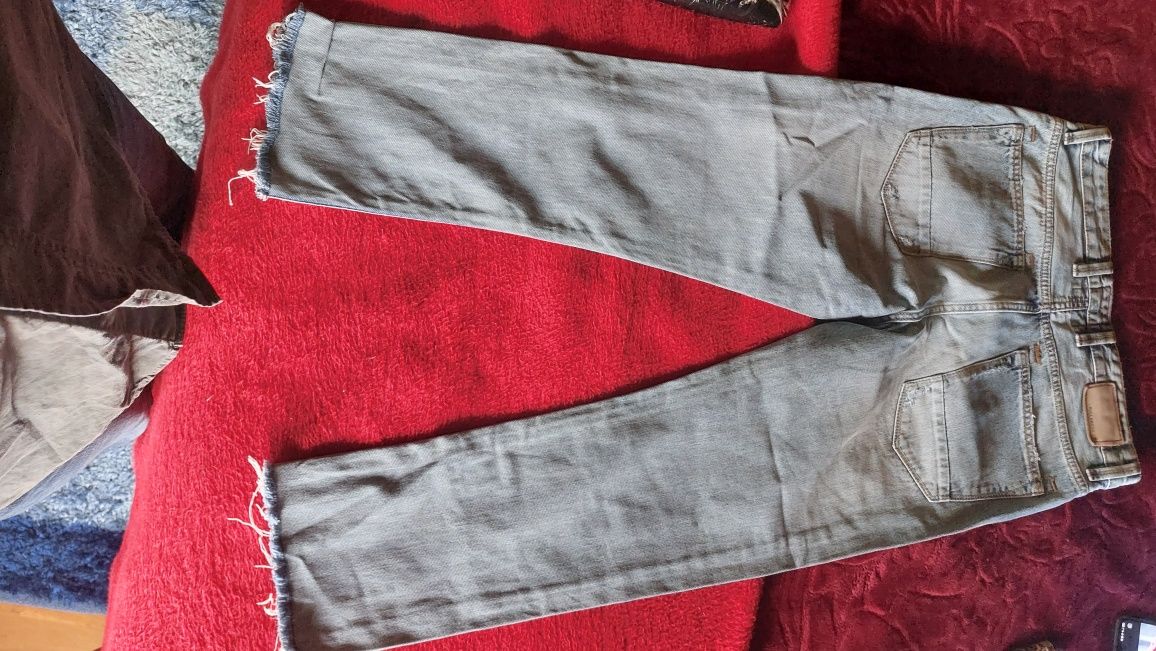3 pares de calças de marca como novas 15 € o par ou 40 € o conjunto