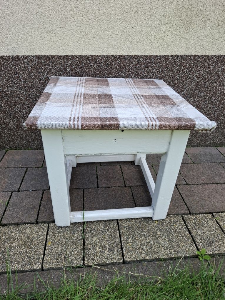 Taboret krzesło stare