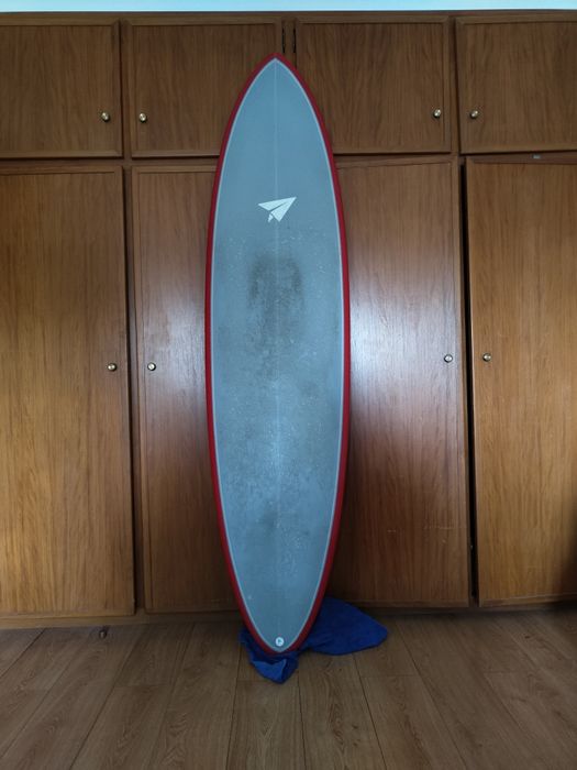 Prancha surf mid lenght 7.4 49 lts avioneta  + quilhas