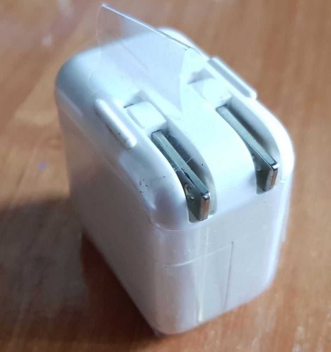 Адаптер живлення Apple