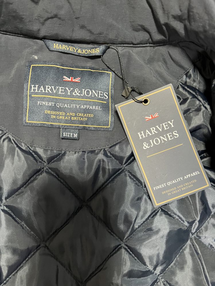 Продам мужскую демисезонную куртку Harvey&Jones. Размер М