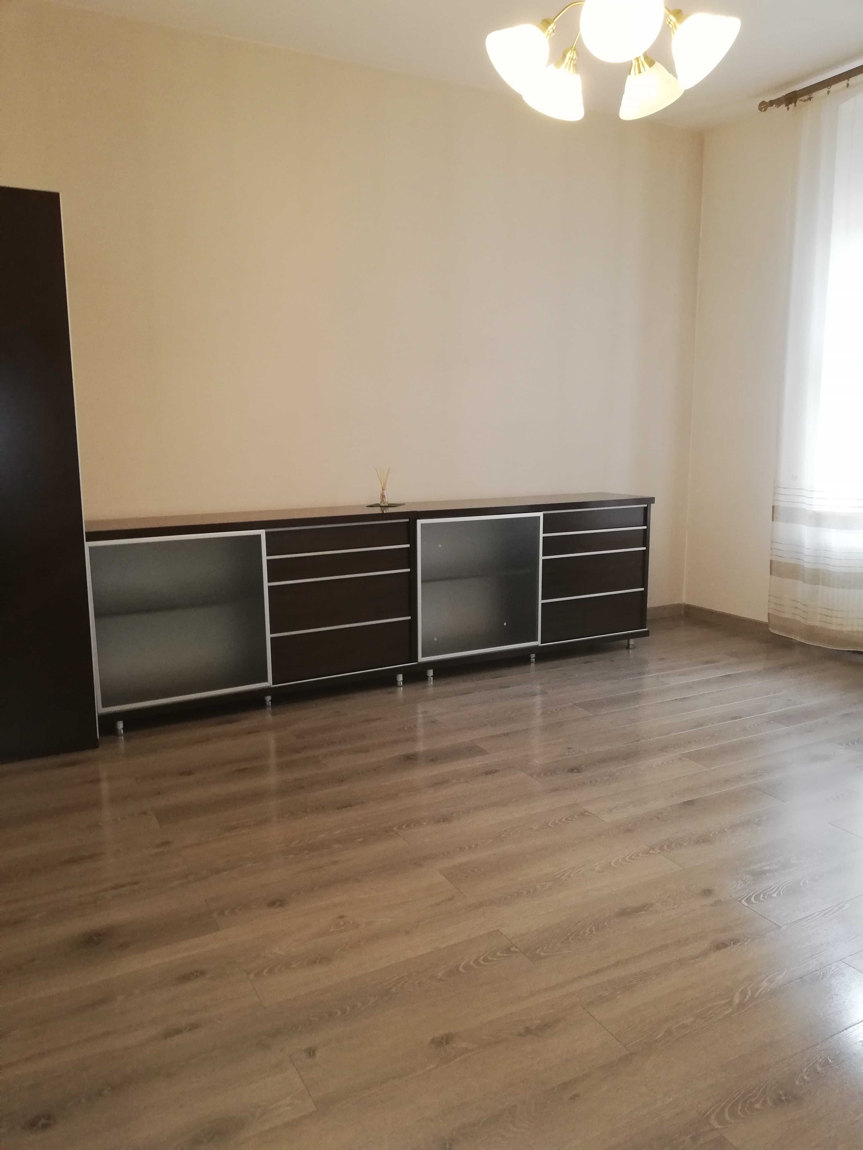 Mieszkanie przestronne w centrum sprzedam