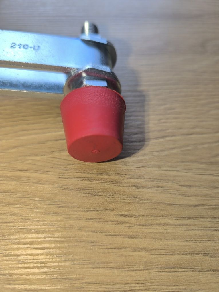 Docisk pionowy Destaco 210-UR