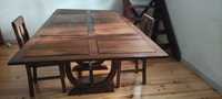Mesa em madeira maciça extensível