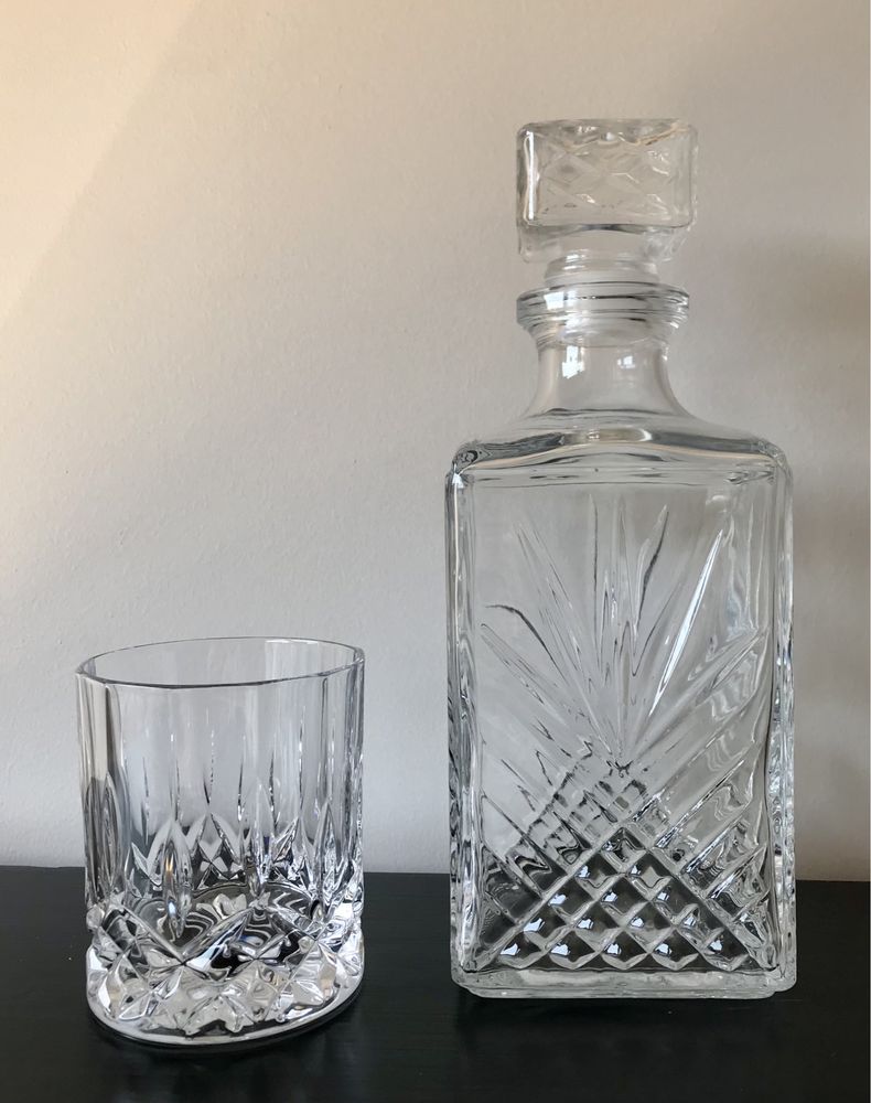Conjunto de garrafa e copo de cristal (novos)