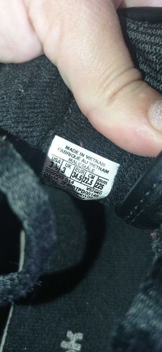 Кроссовки для девочки фирмы Reebok 34.5 размера