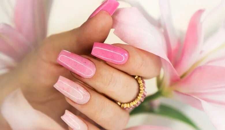 Serviço de estética de mãos, pés e  unhas ao domicílio.