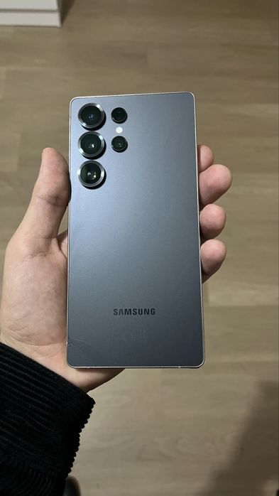 Samsung S25 Ultra - (6.9'' - 12 GB - 512 GB - Preto Titânio)