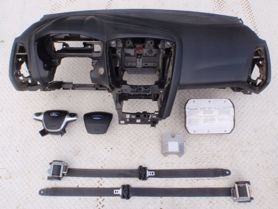 FORD FOCUS III 3 MK3 DESKA KONSOLA KOKPIT PULPIT PÓŁKA PARAPET PODUSZKI AIRBAG PASY PAS