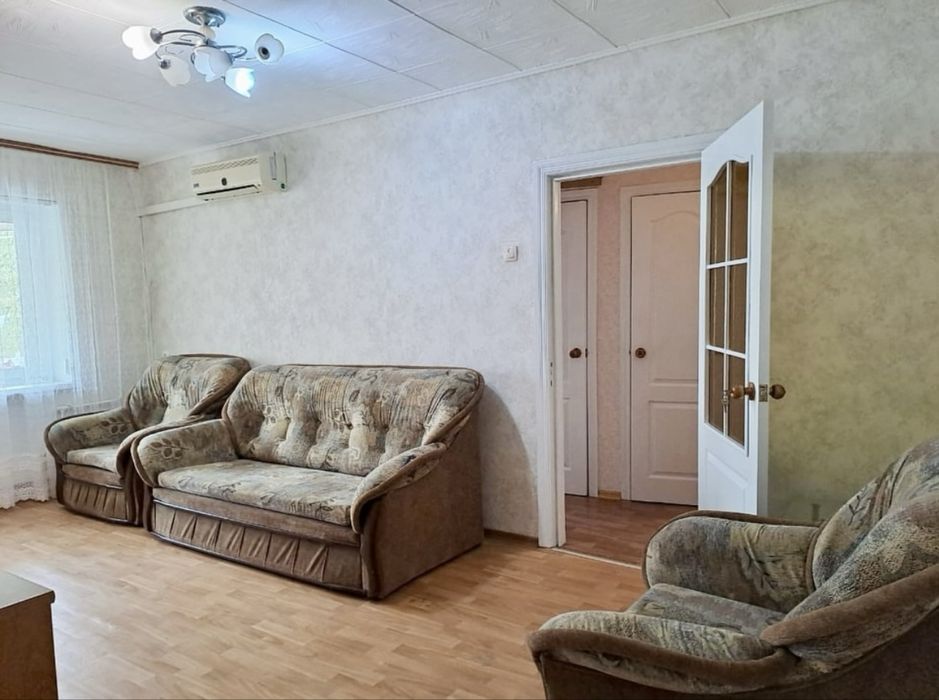 Сдам 3-комнатную квартиру  р-н 9 школы