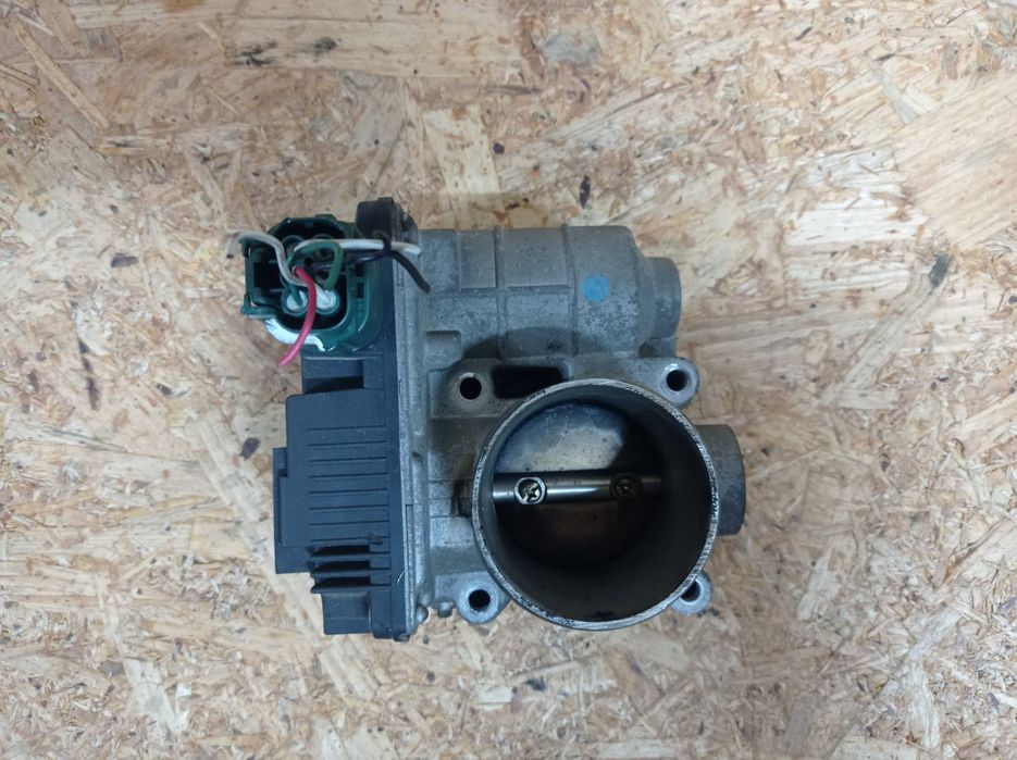 Borboleta Nissan Almera N16 1.5i